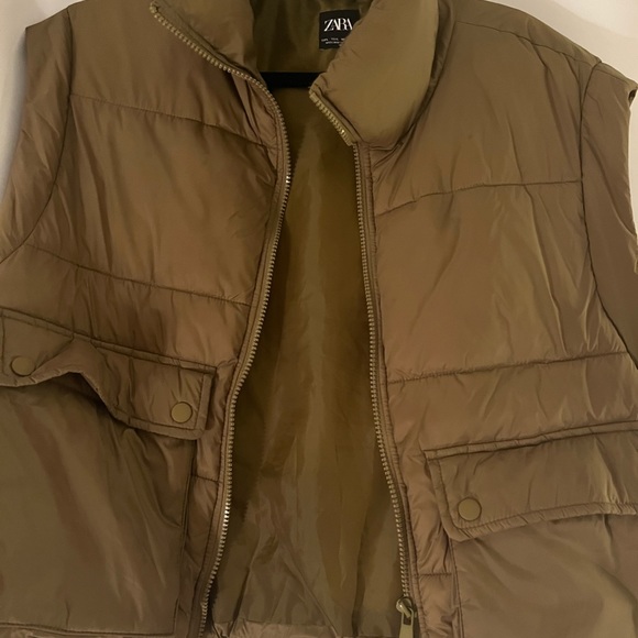 Zara Vest - Picture 4 of 7